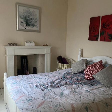 נית' Stunning 2-Bed Apartment Above Schooners Bar מראה חיצוני תמונה