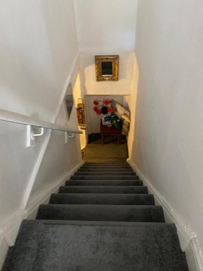 נית' Stunning 2-Bed Apartment Above Schooners Bar מראה חיצוני תמונה