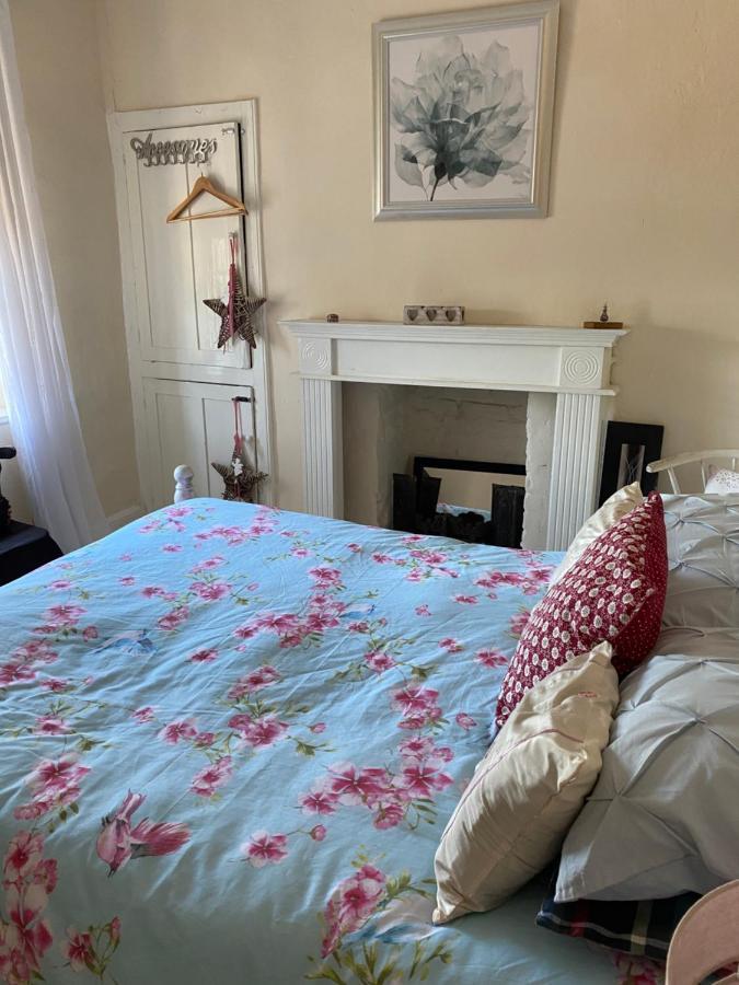 נית' Stunning 2-Bed Apartment Above Schooners Bar מראה חיצוני תמונה